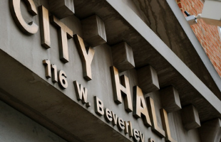 Photo of front of Staunton City Hall